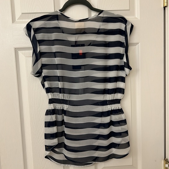🍄SALE Tommy Girl Navy & White Shear Sleeveless Top - Picture 2 of 4